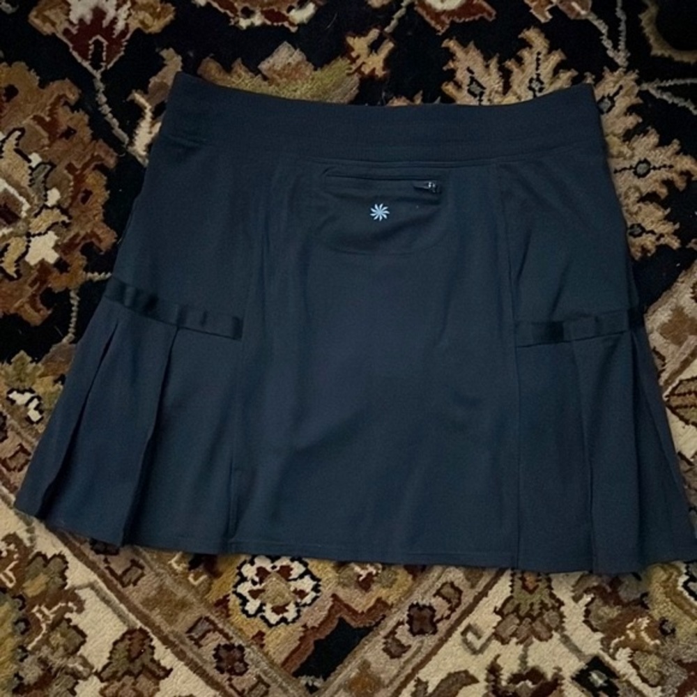 EUC Athleta Black Pleated Skort, L